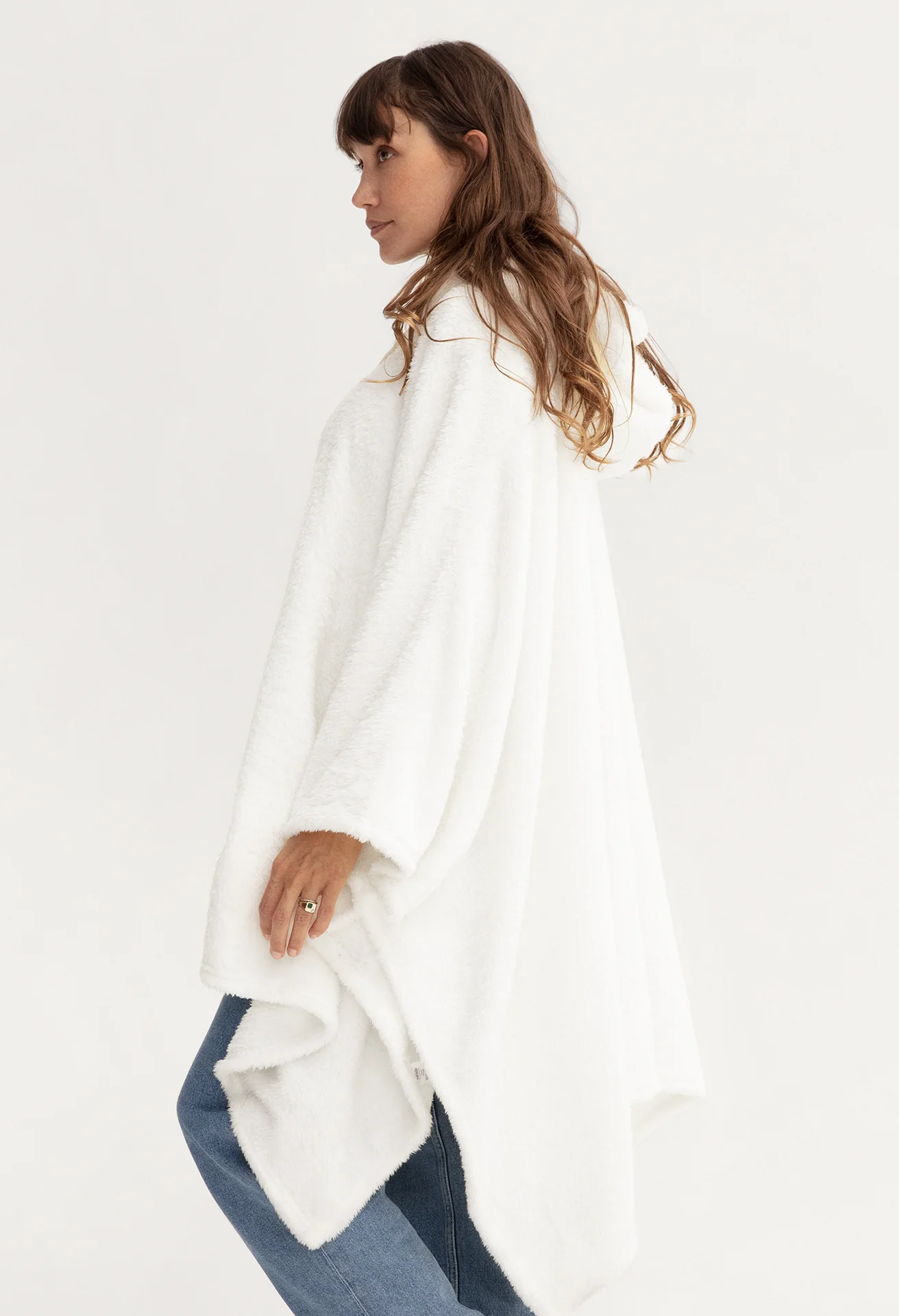 Binger Poncho - Image 14