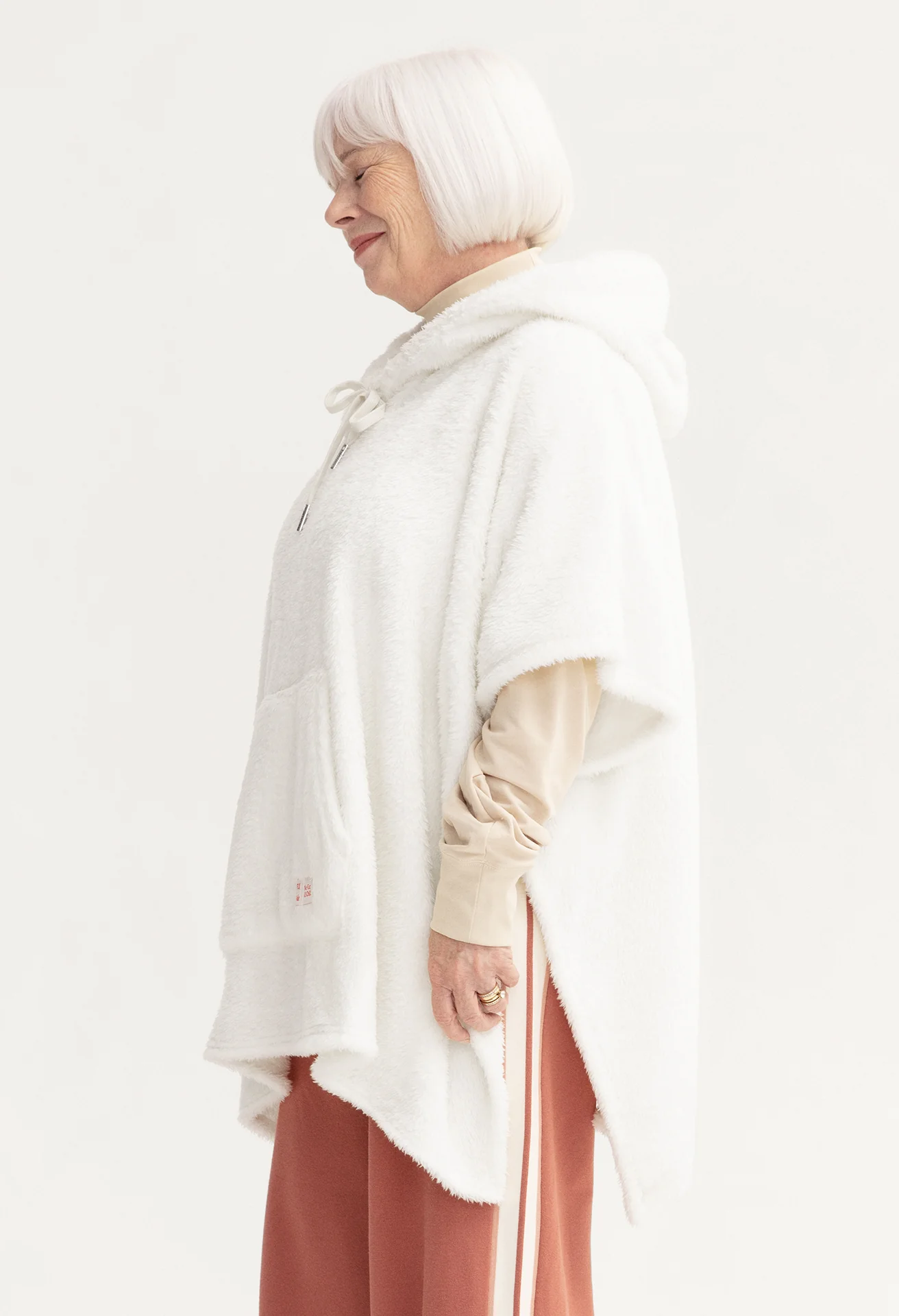 Binger Poncho - Image 21