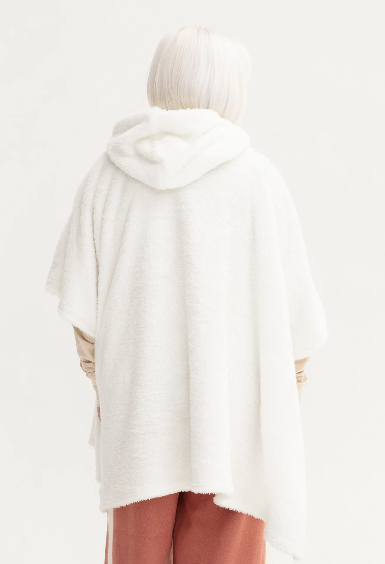 Binger Poncho - Image 22